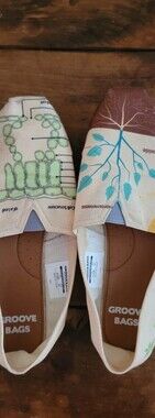 Groove Bags Women's Botanical Canvas Slip-Ons - Cream with Teal & Brown Print